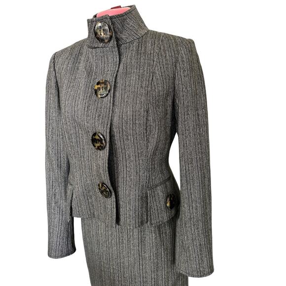 Carlisle Wool Blend 3 Piece Suit Set Turtle Shell Buttons Pleated Hem Skirt - Picture 4 of 8